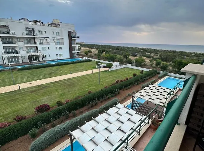 Laura With A View Of The Sea Near The In Northern Cyprus Apartman *